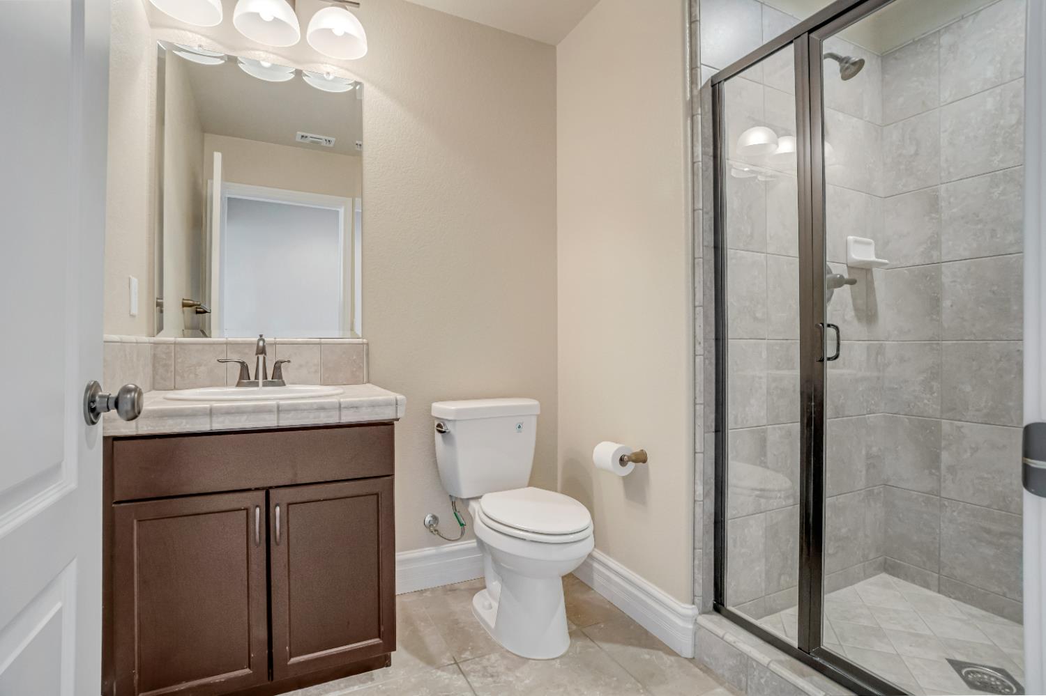 1345 N Kaweah Ave, Clovis, CA 93619