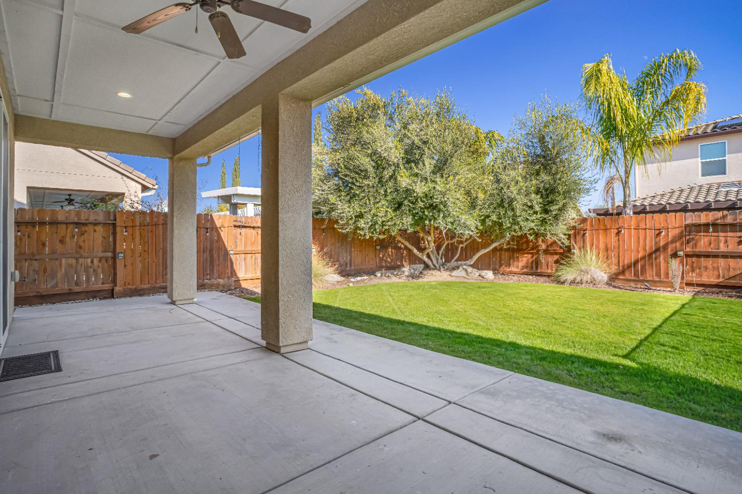 1345 N Kaweah Ave, Clovis, CA 93619