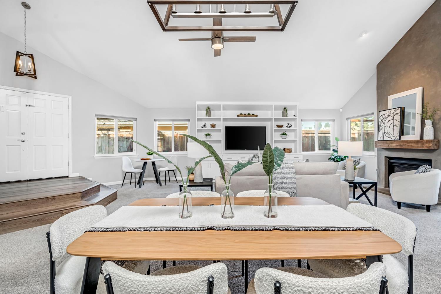 3860 W Beechwood, Fresno, CA 93711