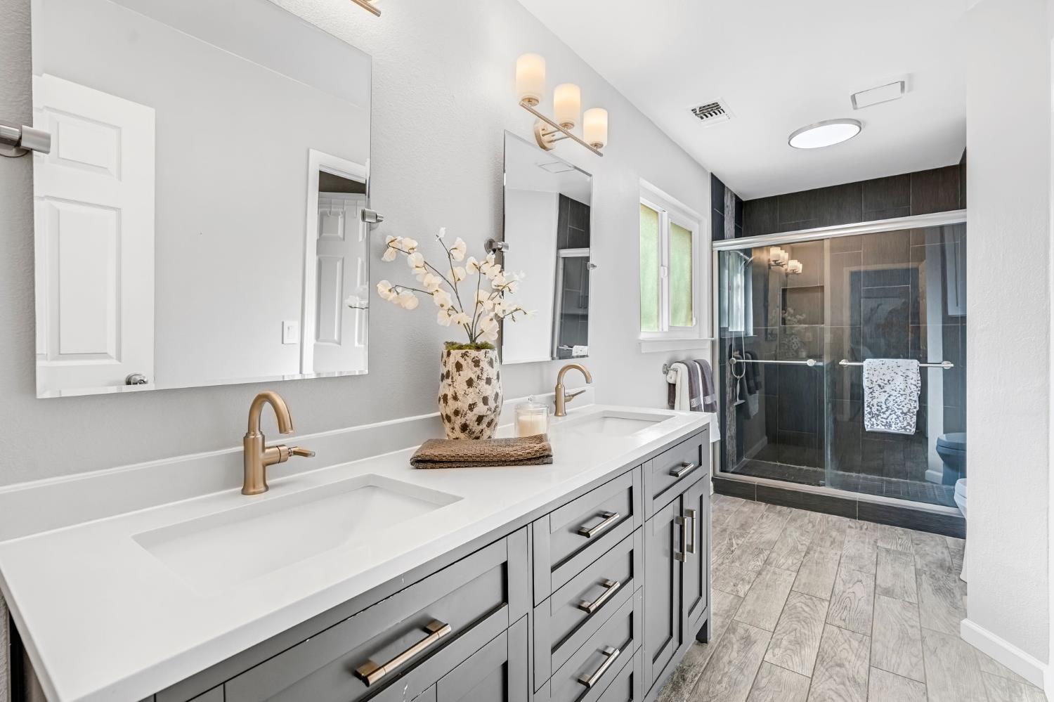 3860 W Beechwood, Fresno, CA 93711