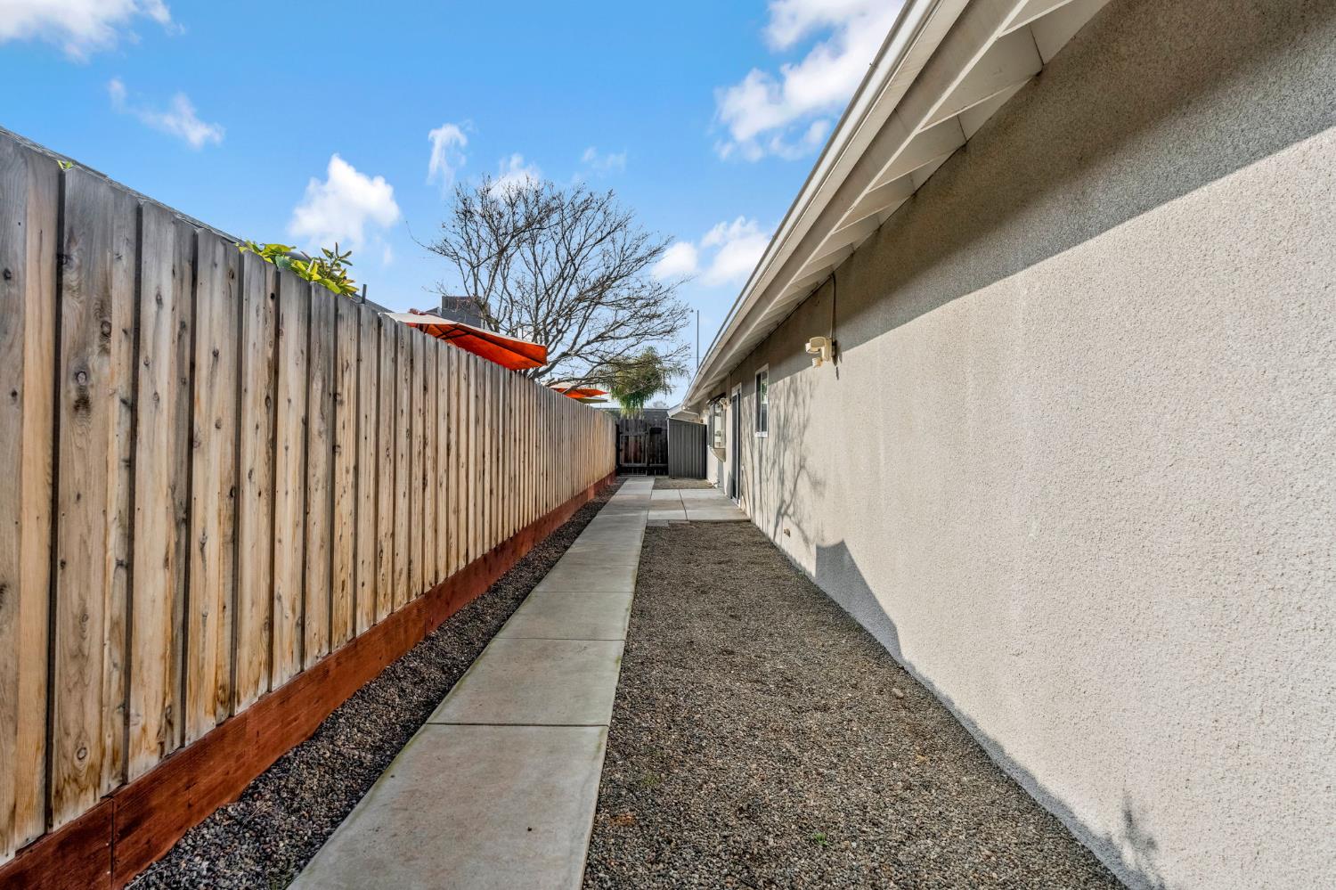 3860 W Beechwood, Fresno, CA 93711