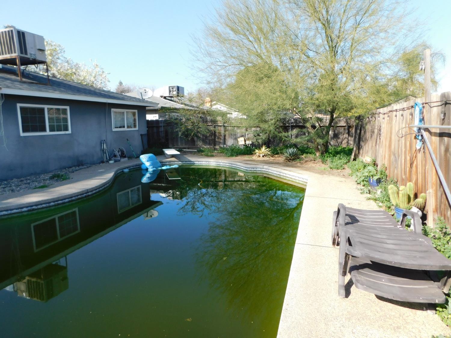 3762 N Claremont Ave N, Fresno, CA 93727