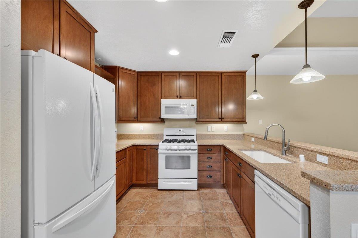 6353 N Brix, Fresno, CA 93722