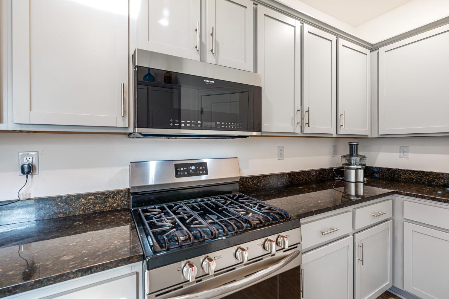 4473 W Langden Dr, Fresno, CA 93722