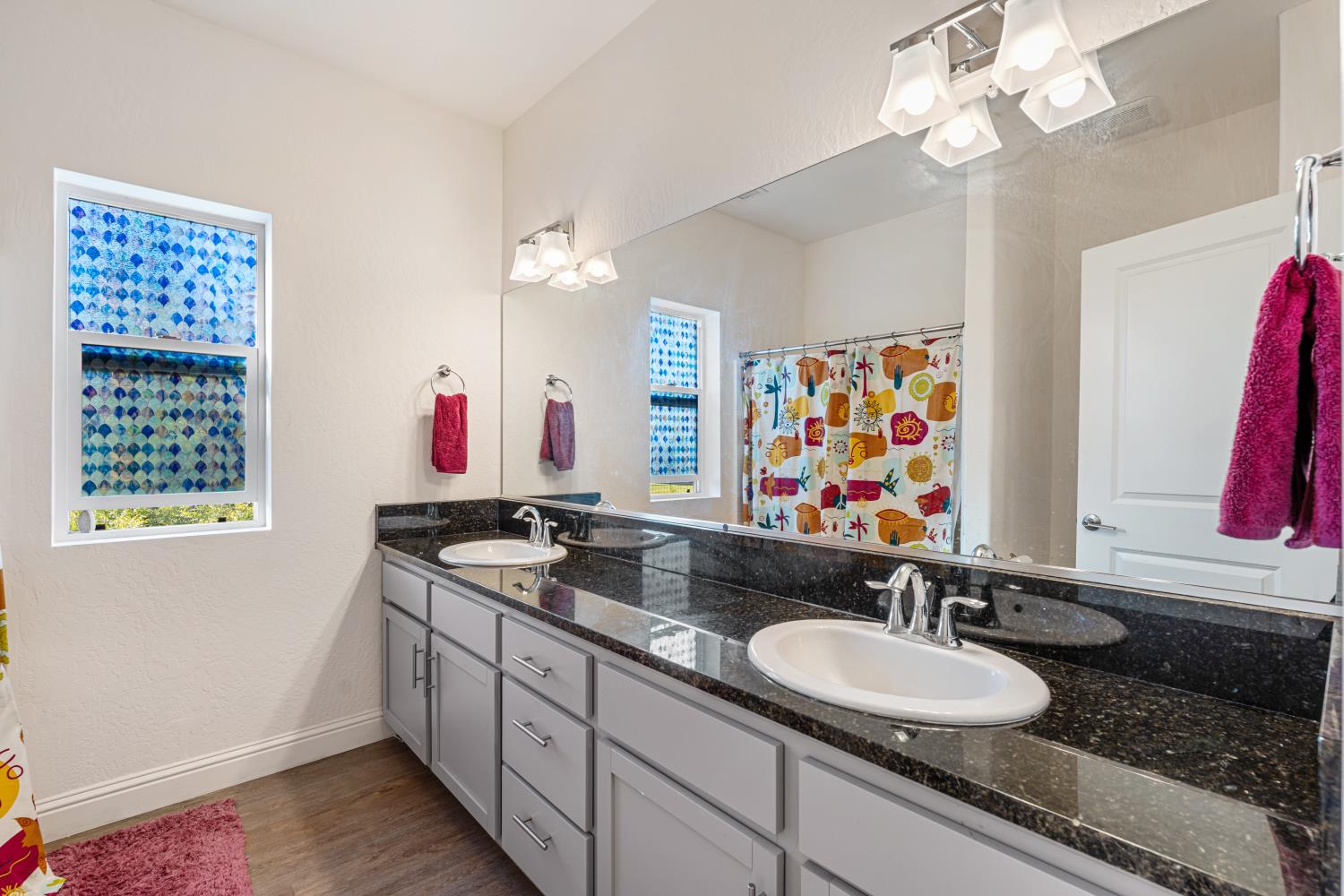 4473 W Langden Dr, Fresno, CA 93722