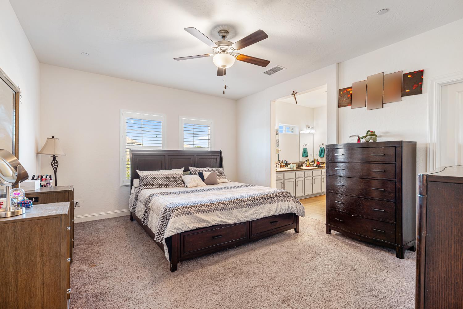 4473 W Langden Dr, Fresno, CA 93722