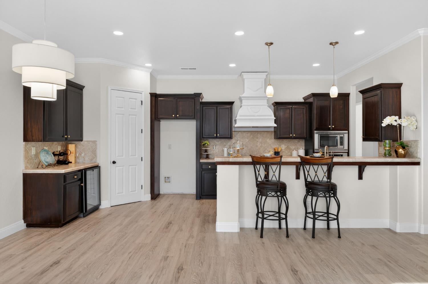 1563 E Via Mirasol Ln, Fresno, CA 93730