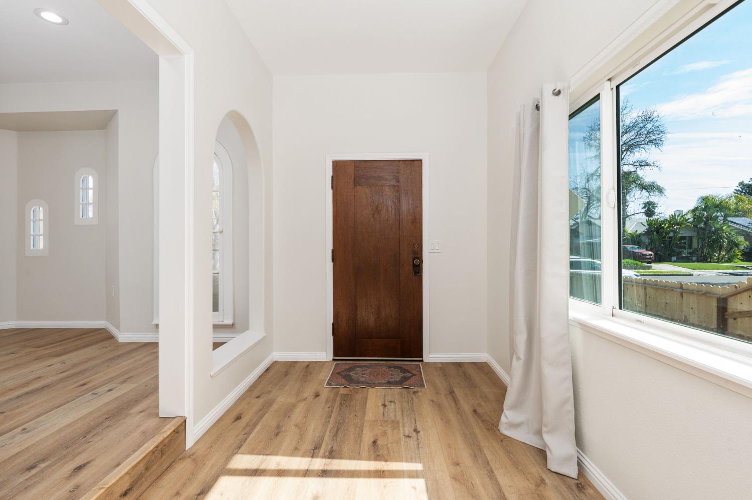 1457 N Poplar Ave, Fresno, CA 93728