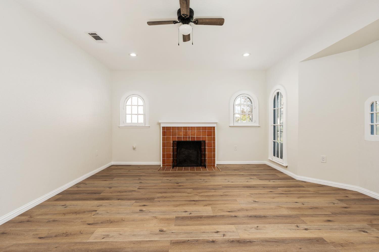 1457 N Poplar Ave, Fresno, CA 93728