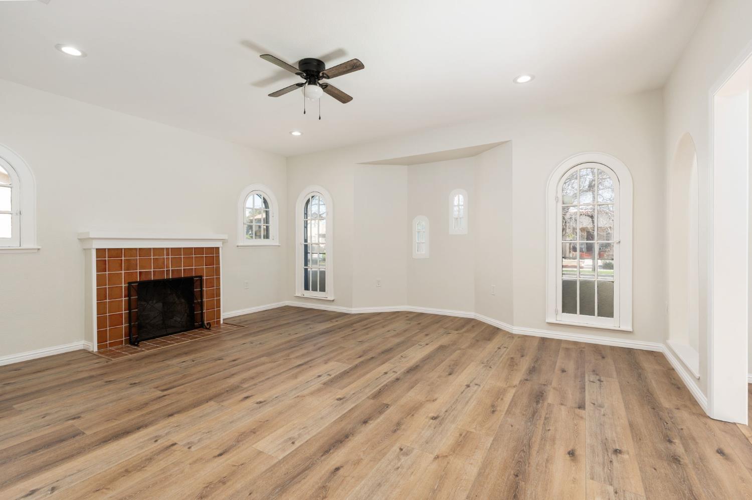 1457 N Poplar Ave, Fresno, CA 93728