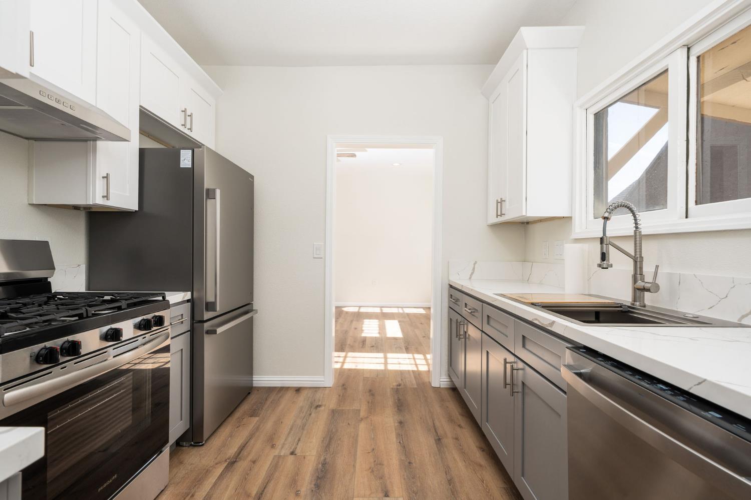 1457 N Poplar Ave, Fresno, CA 93728