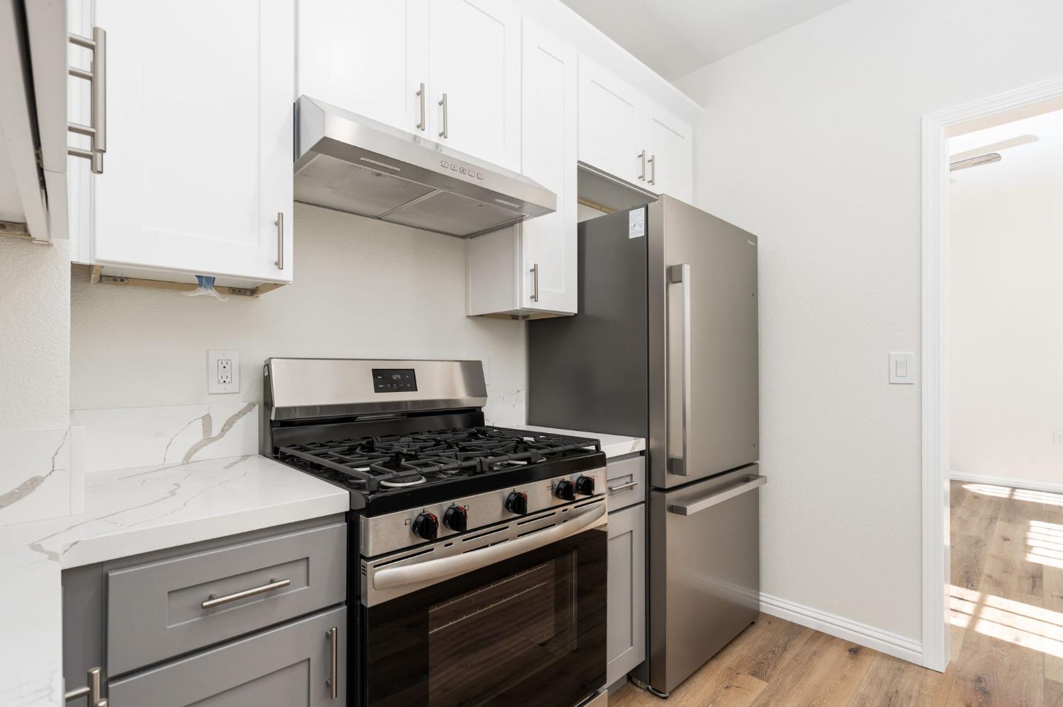 1457 N Poplar Ave, Fresno, CA 93728