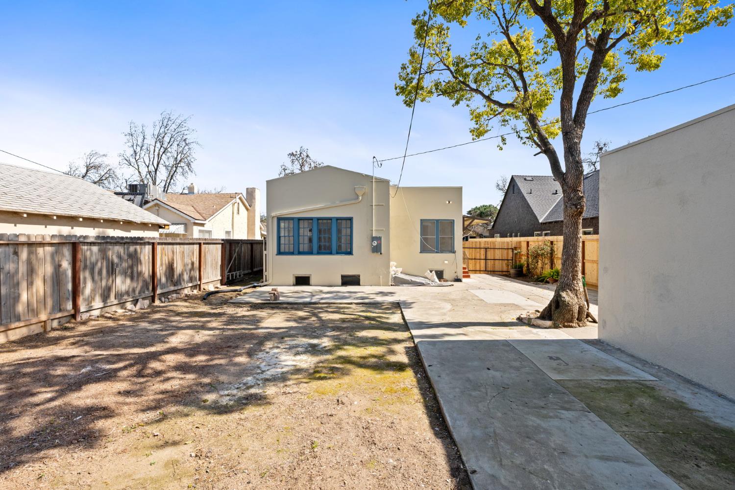 1457 N Poplar Ave, Fresno, CA 93728