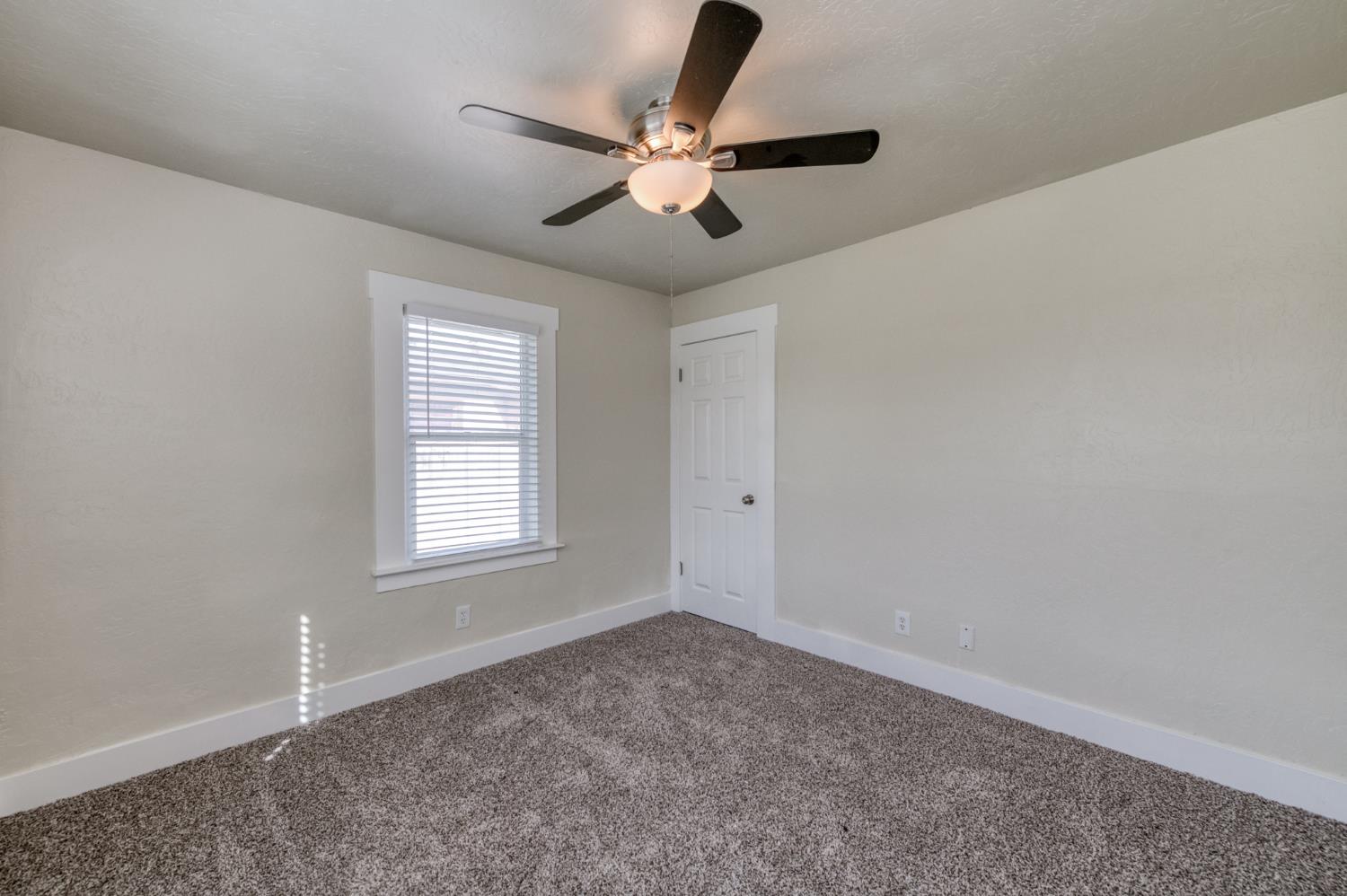 978 N Arthur Ave, Fresno, CA 93728