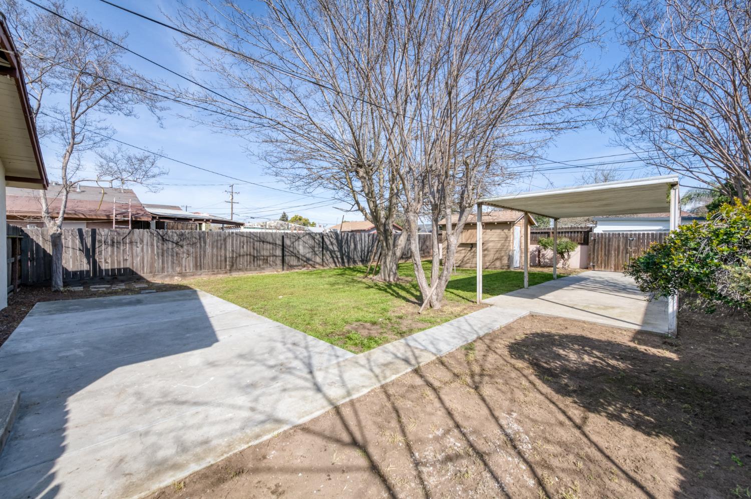 978 N Arthur Ave, Fresno, CA 93728