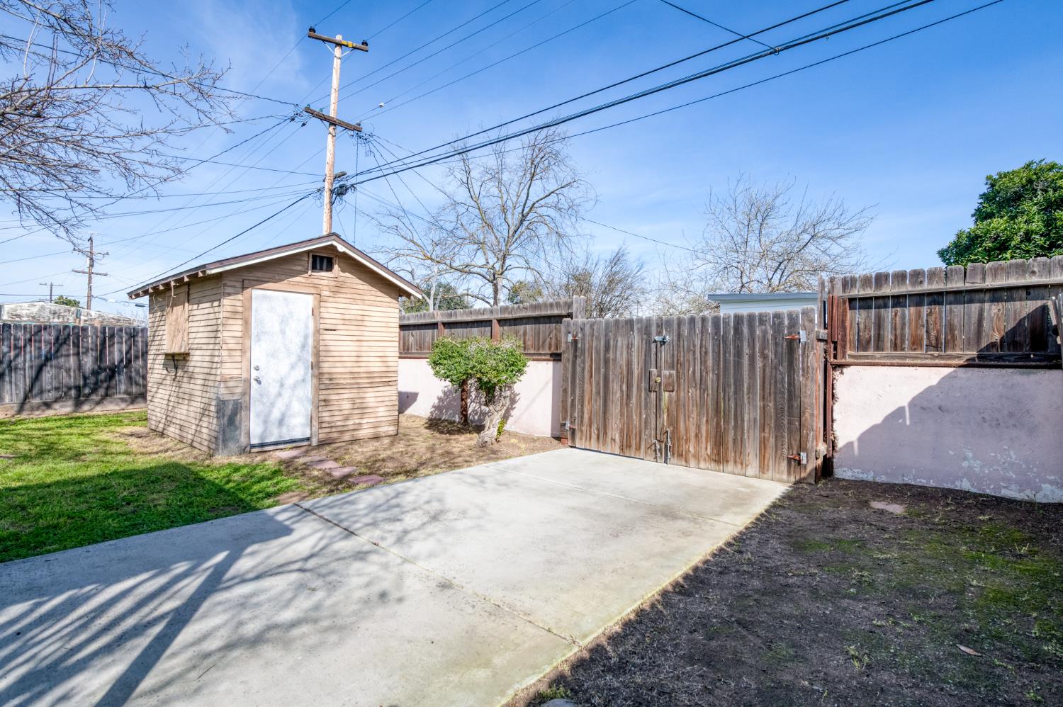 978 N Arthur Ave, Fresno, CA 93728