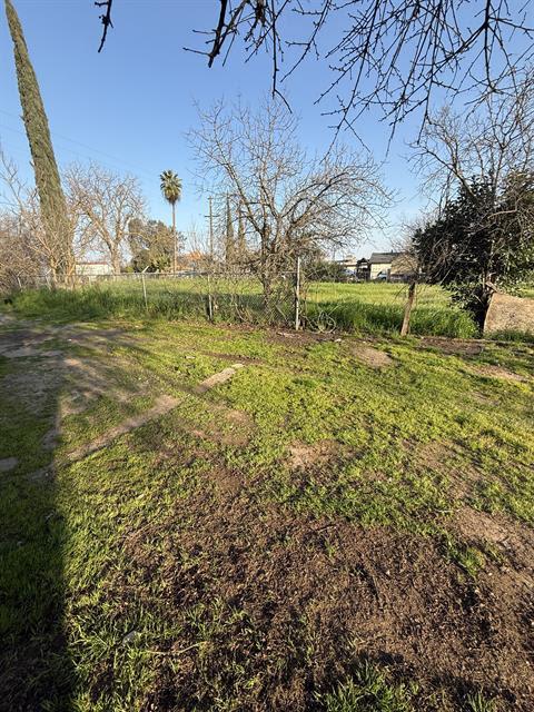 5185 W Mission Ave, Fresno, CA 93722