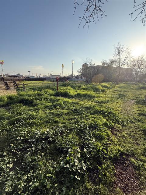 5185 W Mission Ave, Fresno, CA 93722