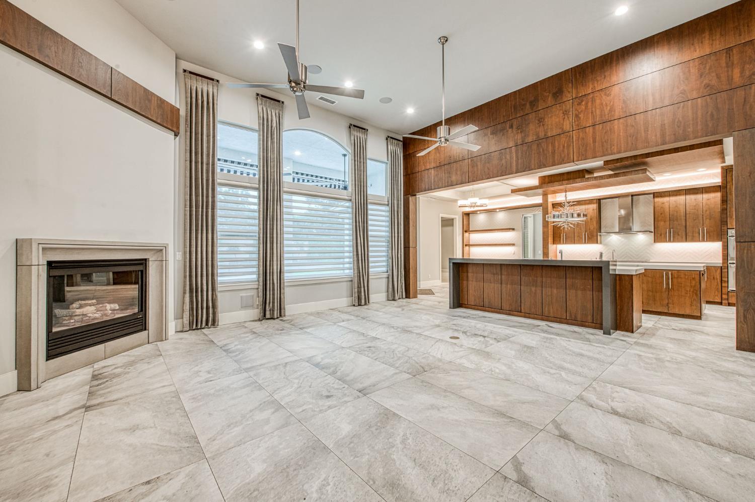 1553 E Golden Valley Way, Fresno, CA 93730