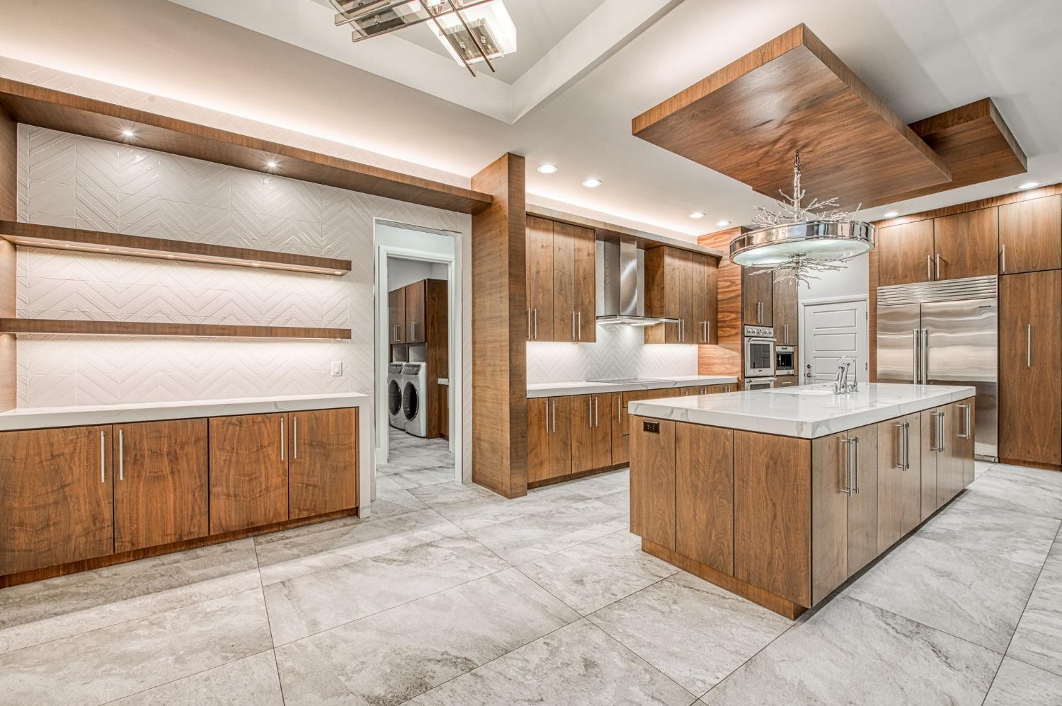 1553 E Golden Valley Way, Fresno, CA 93730