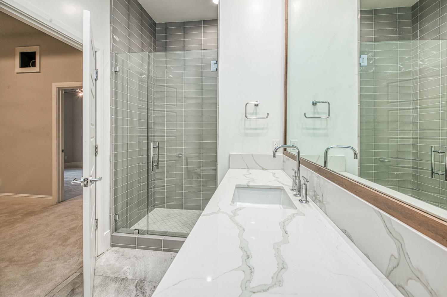 1553 E Golden Valley Way, Fresno, CA 93730