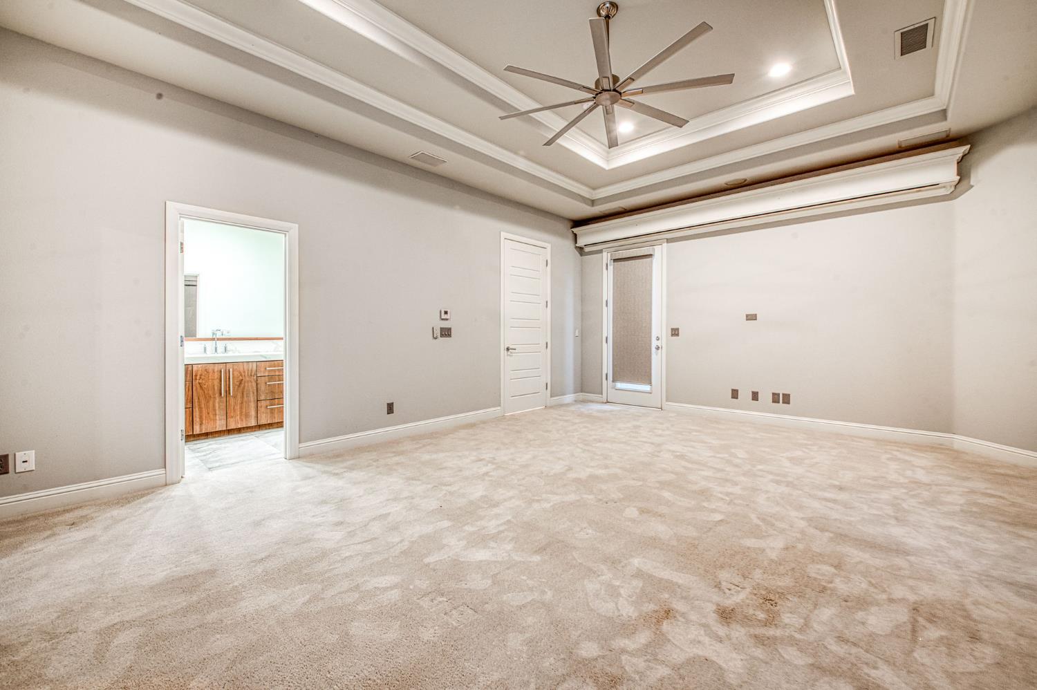 1553 E Golden Valley Way, Fresno, CA 93730