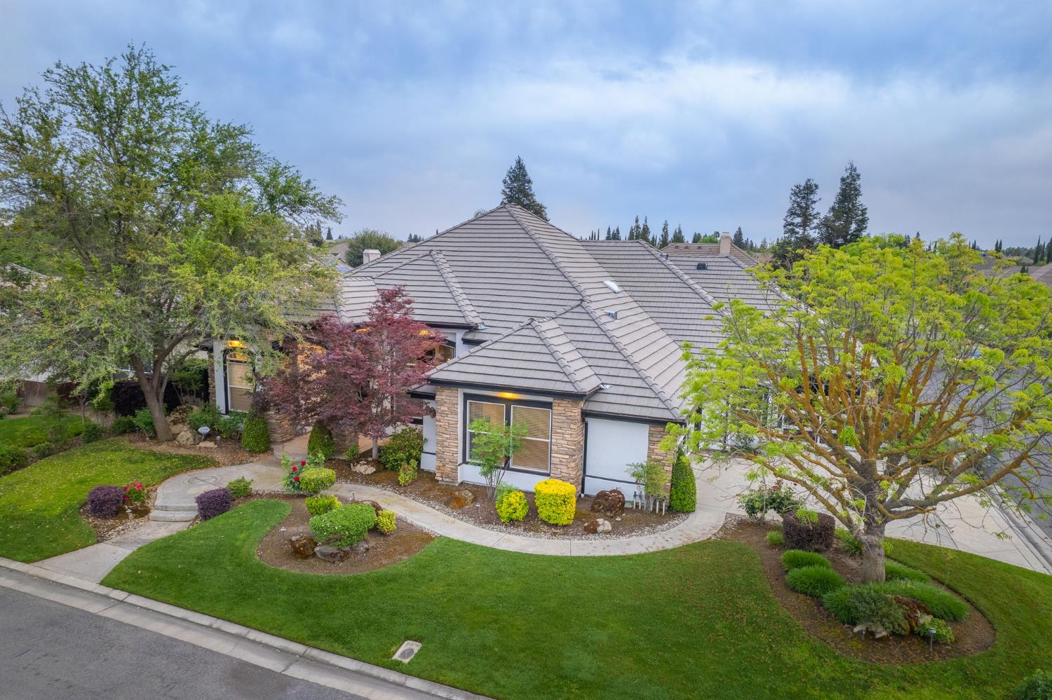 1553 E Golden Valley Way, Fresno, CA 93730