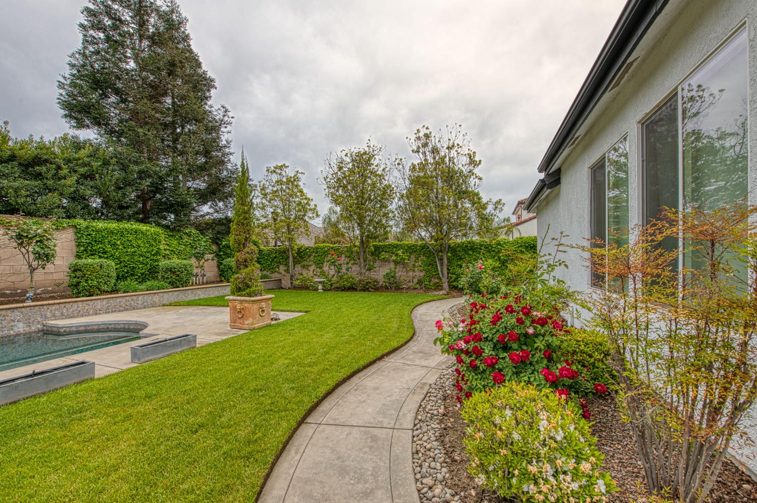 1553 E Golden Valley Way, Fresno, CA 93730