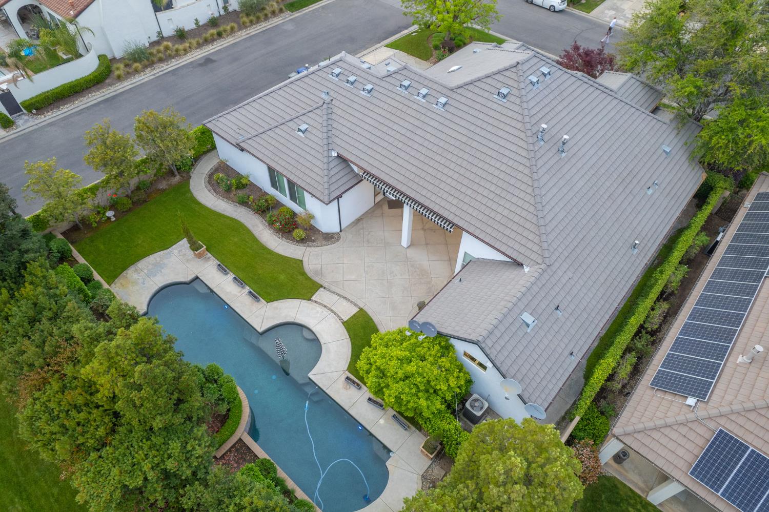 1553 E Golden Valley Way, Fresno, CA 93730