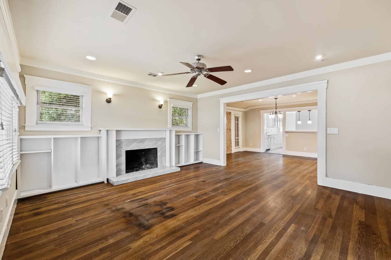 1521 N College Ave, Fresno, CA 93728