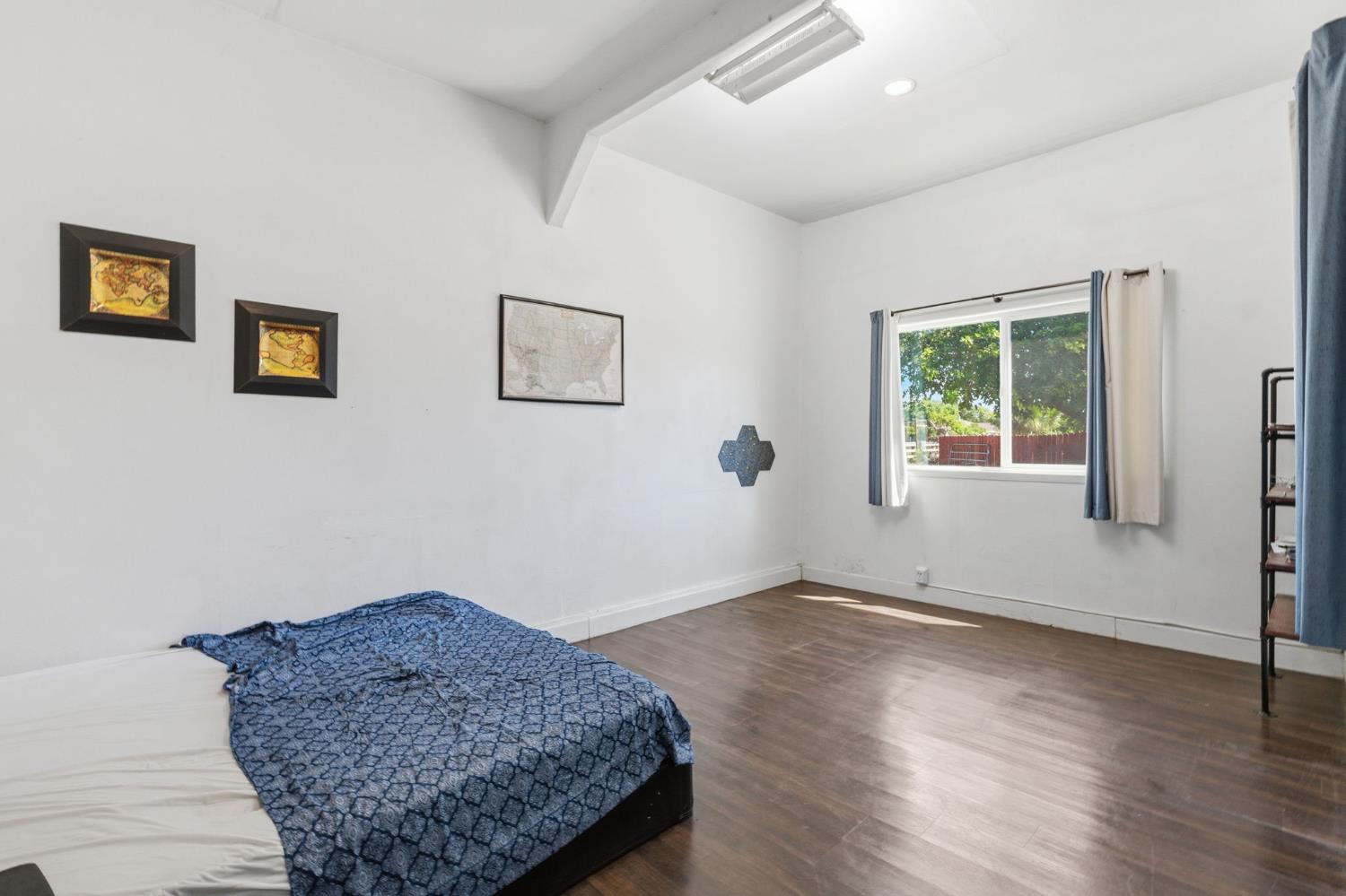 5792 W Olive Ave, Fresno, CA 93722