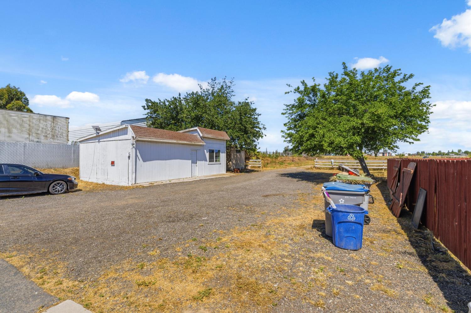 5792 W Olive Ave, Fresno, CA 93722