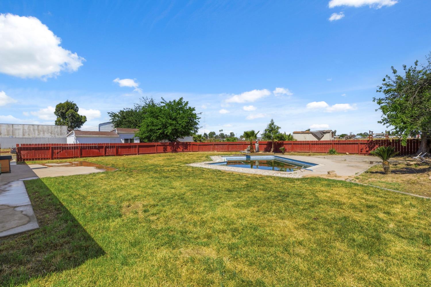 5792 W Olive Ave, Fresno, CA 93722