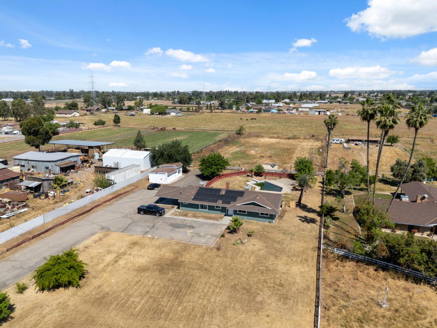 5792 W Olive Ave, Fresno, CA 93722