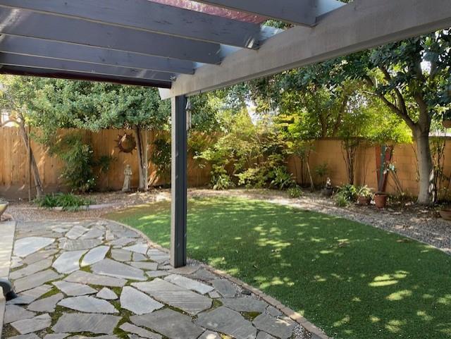 1689 E Trenton Ave, Fresno, CA 93720