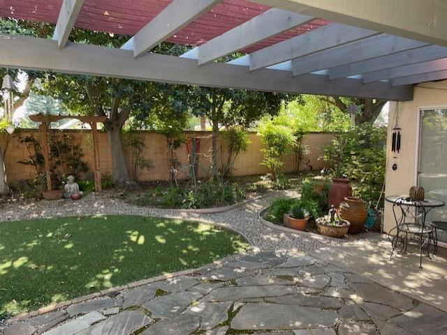 1689 E Trenton Ave, Fresno, CA 93720