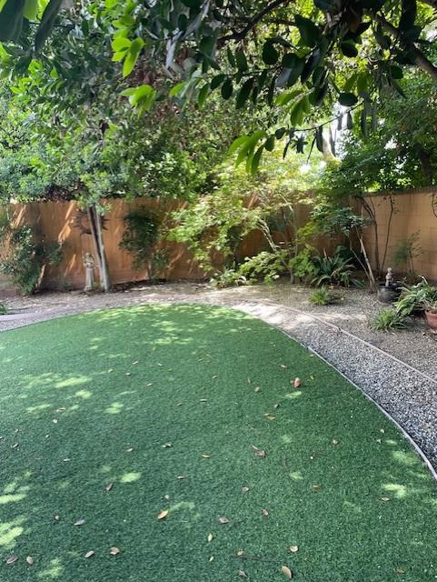 1689 E Trenton Ave, Fresno, CA 93720