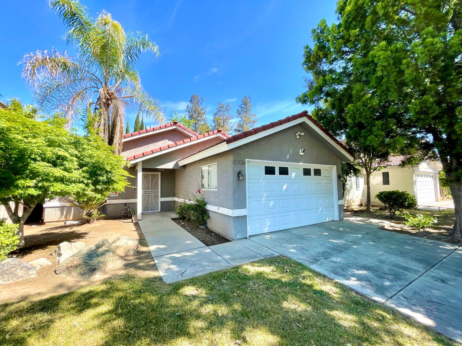 5706 W Ellery Ave, Fresno, CA 93722
