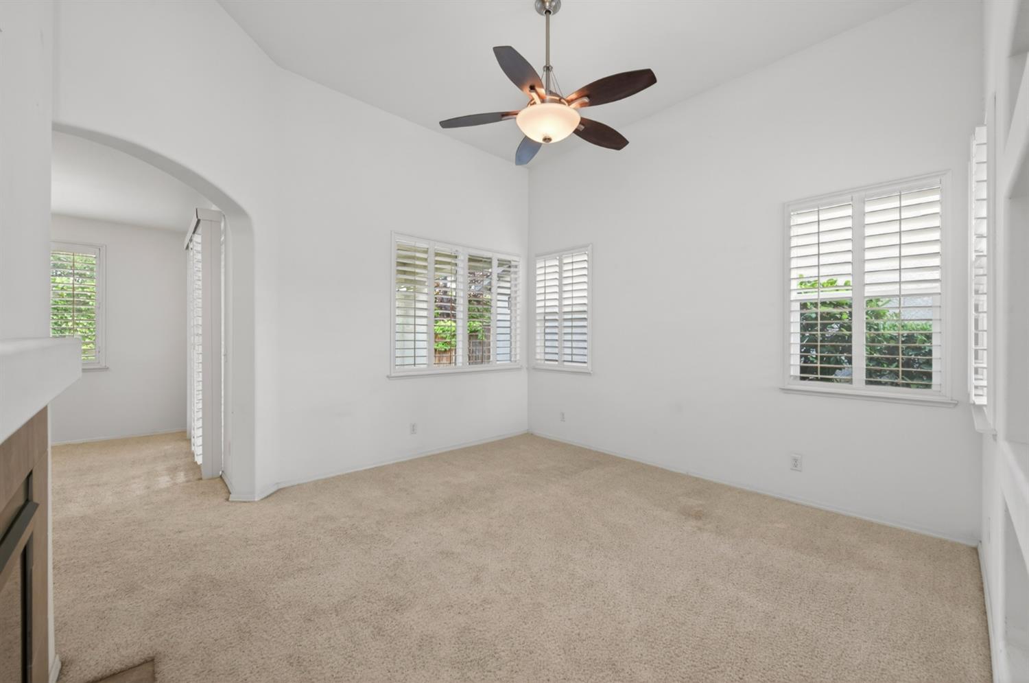 4113 W Cherry Tree Ln, Fresno, CA 93722