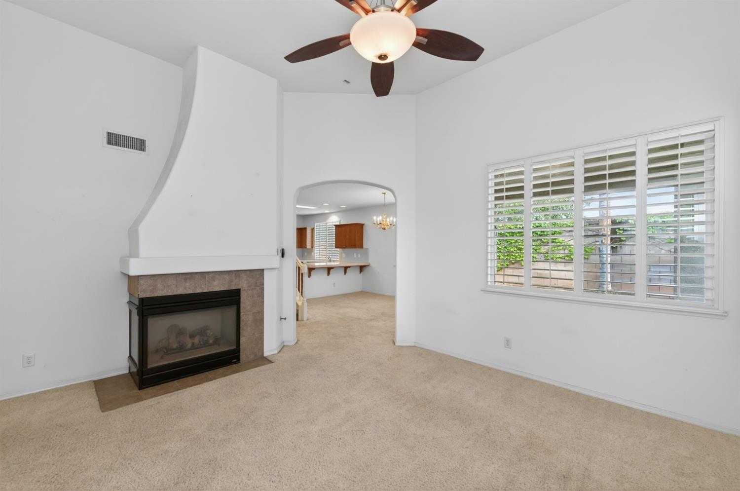 4113 W Cherry Tree Ln, Fresno, CA 93722