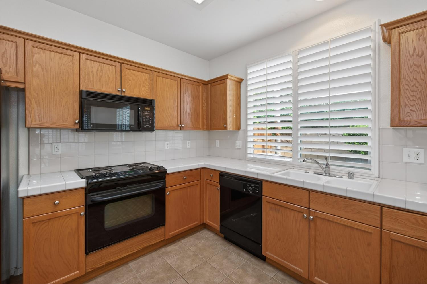 4113 W Cherry Tree Ln, Fresno, CA 93722