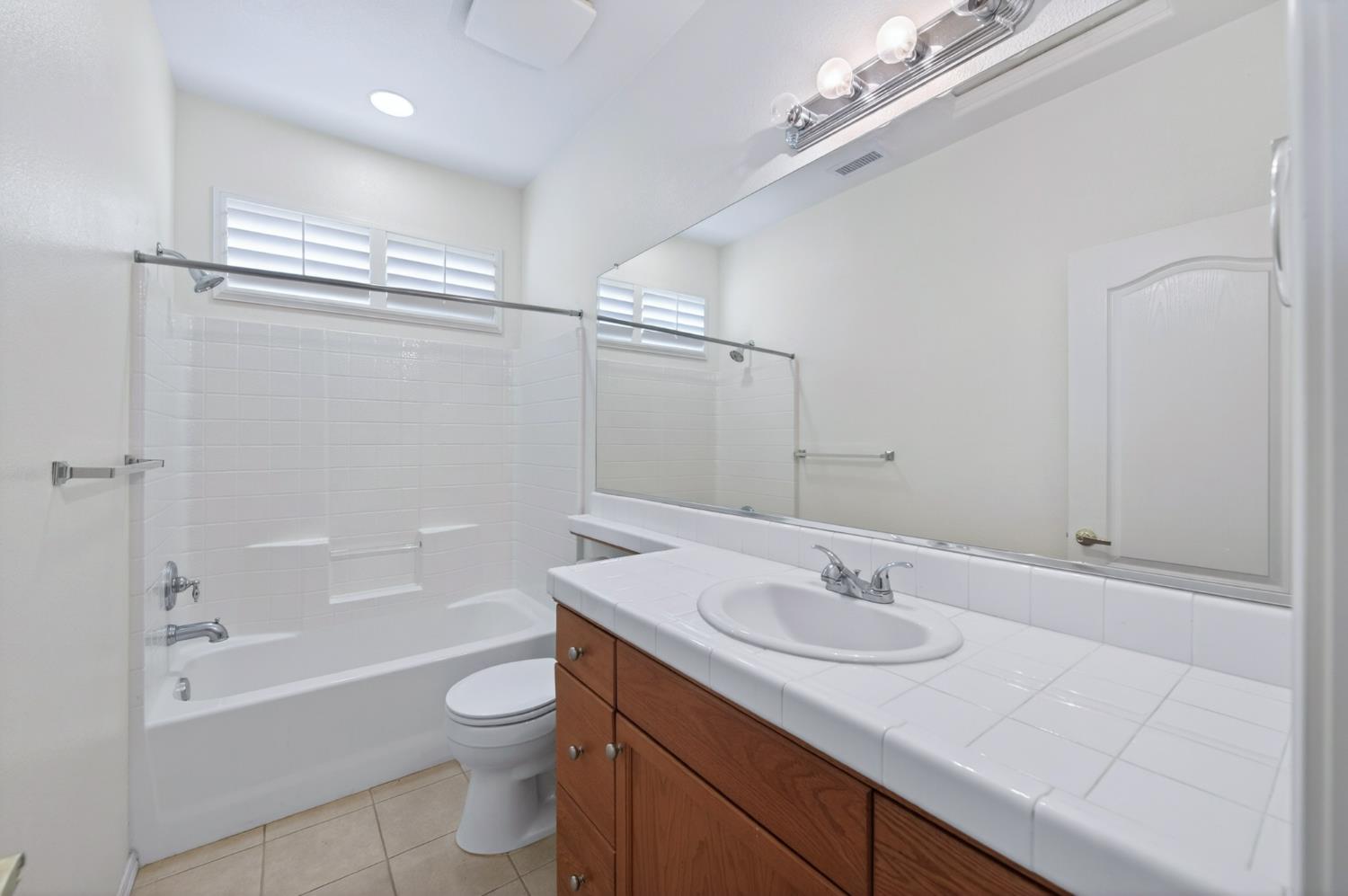 4113 W Cherry Tree Ln, Fresno, CA 93722