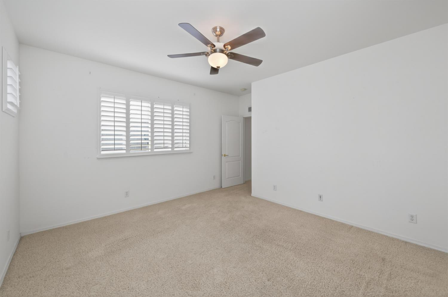 4113 W Cherry Tree Ln, Fresno, CA 93722