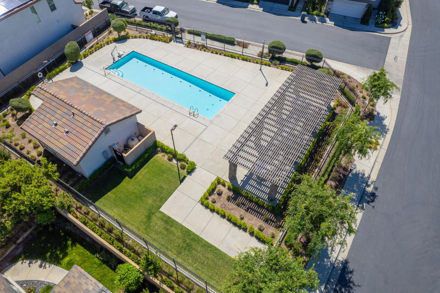 1453 E Via Viola Way, Fresno, CA 93730