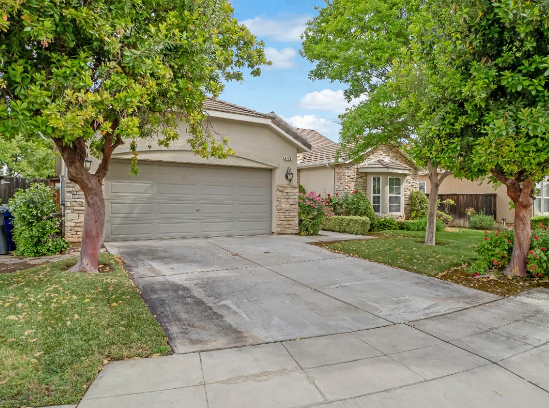 6126 W Los Altos Ave, Fresno, CA 93722
