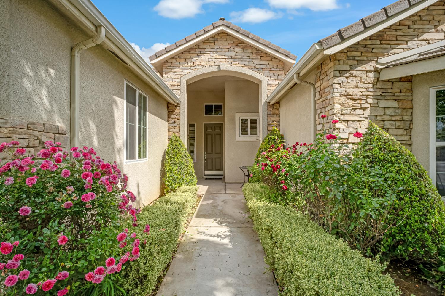 6126 W Los Altos Ave, Fresno, CA 93722