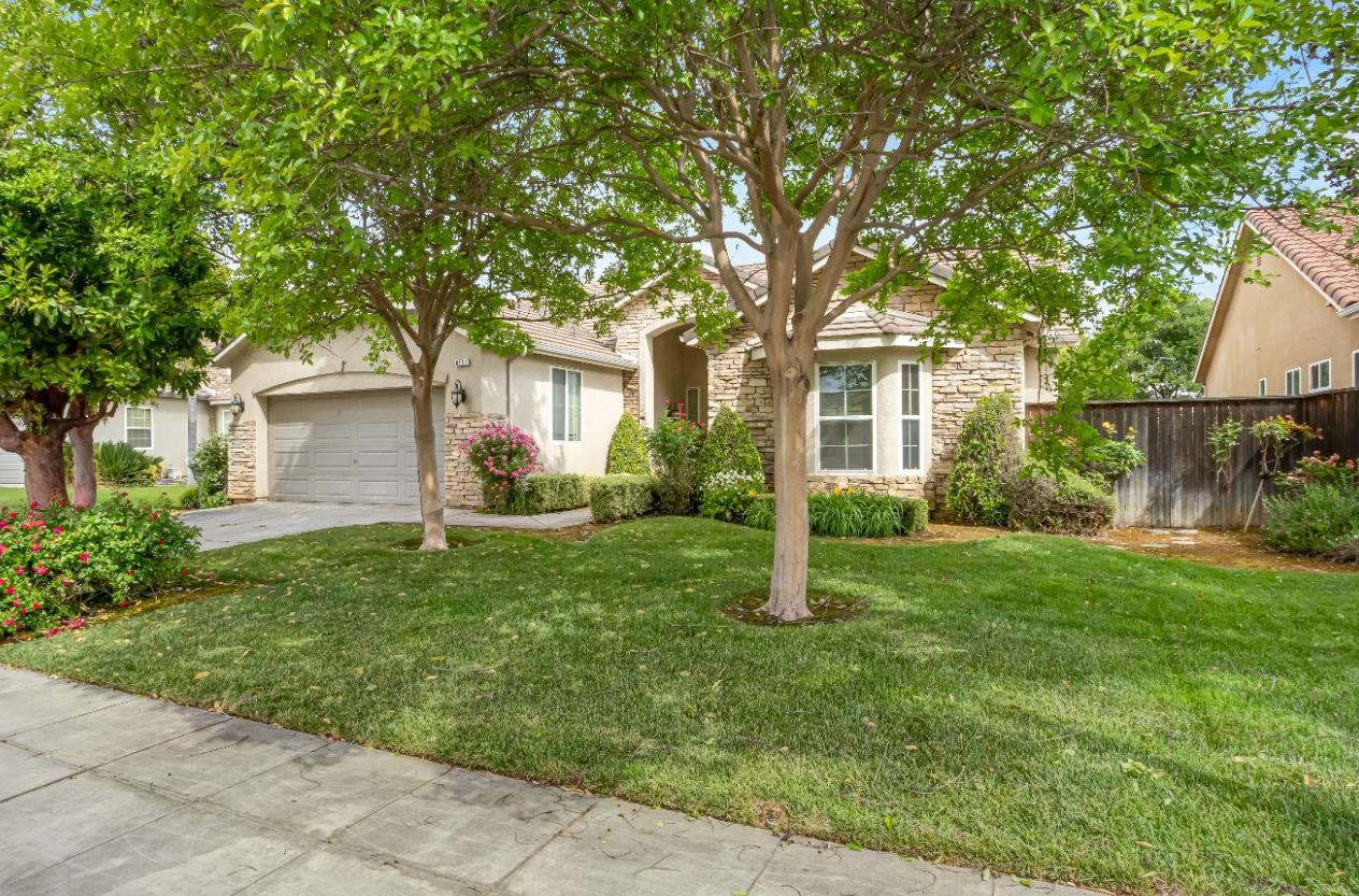 6126 W Los Altos Ave, Fresno, CA 93722