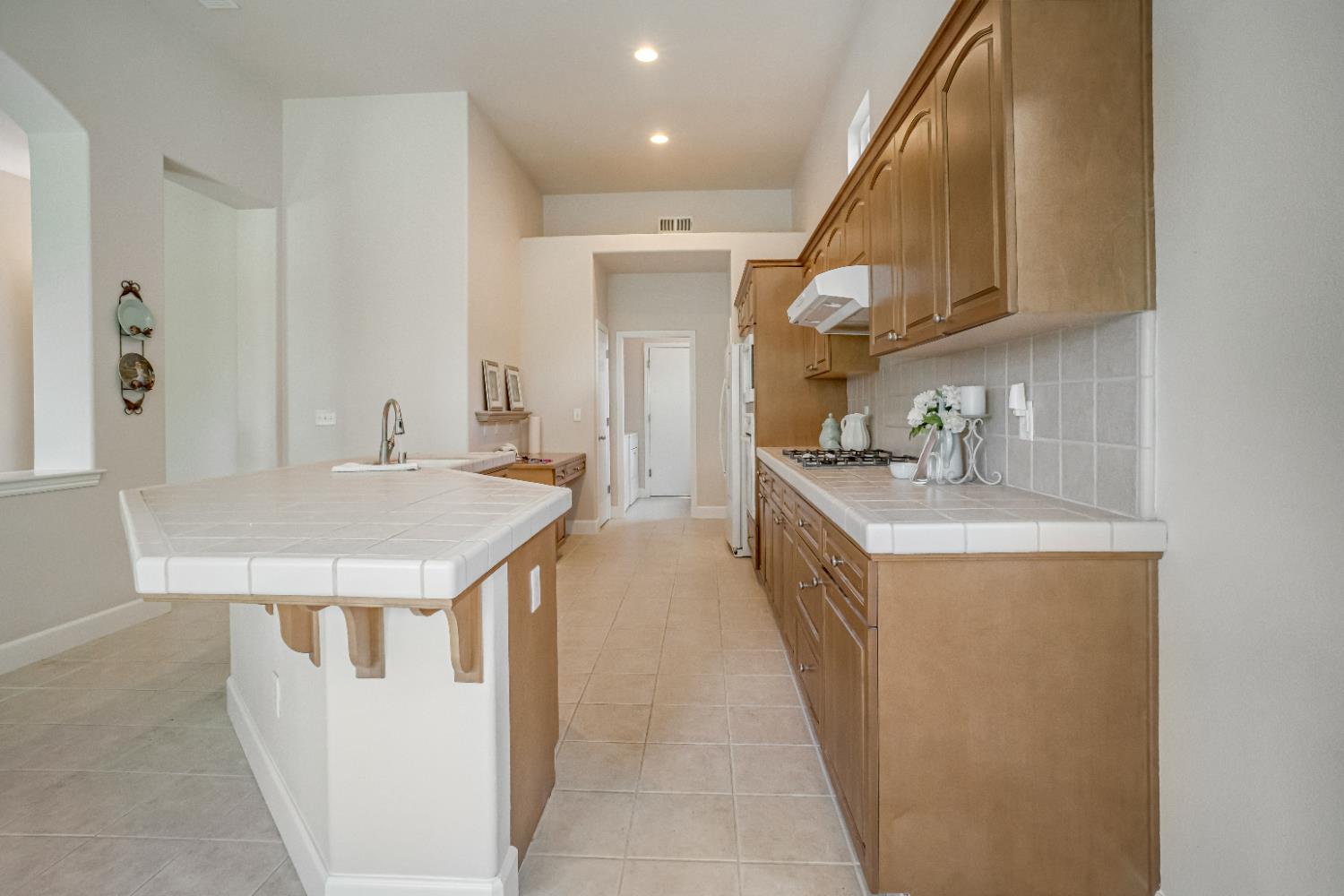 6126 W Los Altos Ave, Fresno, CA 93722