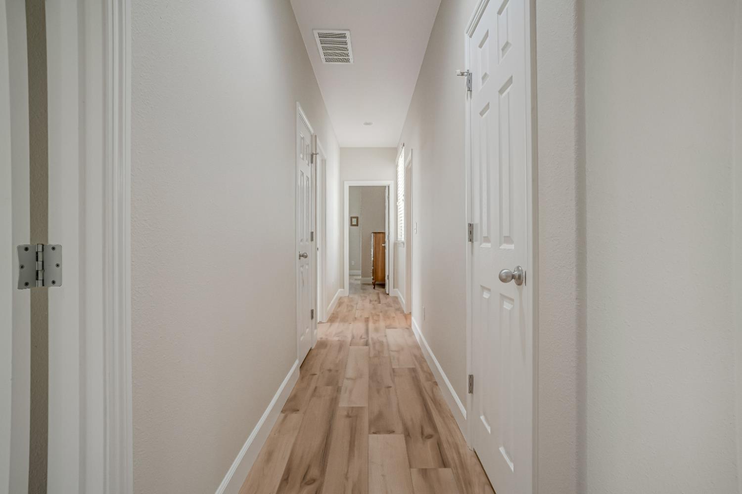 6126 W Los Altos Ave, Fresno, CA 93722