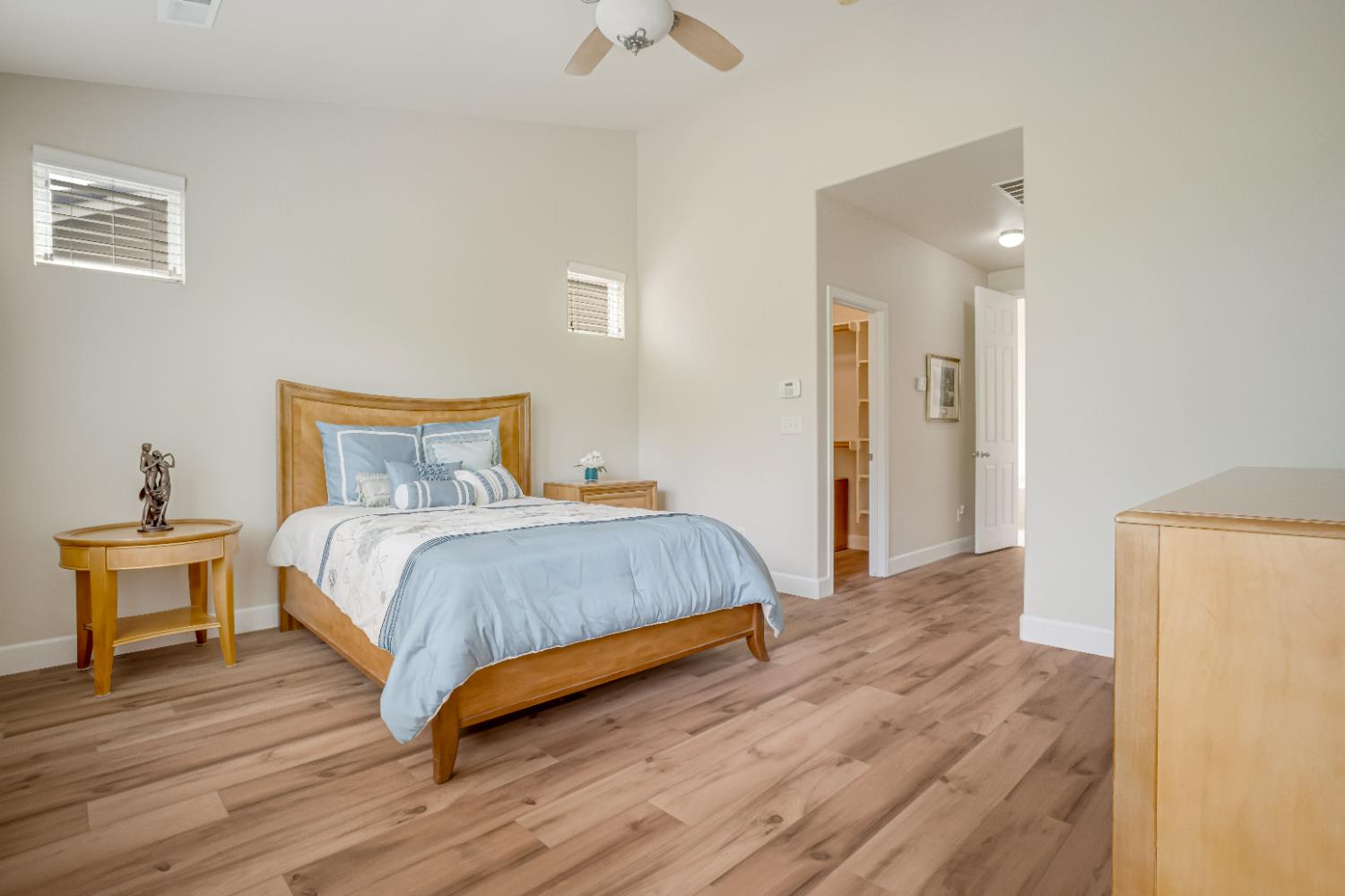 6126 W Los Altos Ave, Fresno, CA 93722